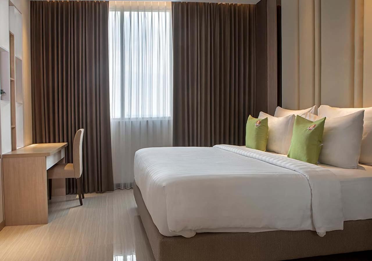 Hotel Dafam Pacific Caesar Surabaja Exteriér fotografie